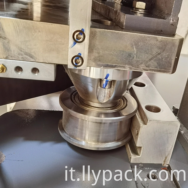 Rolling Paper Glue Applying Machine